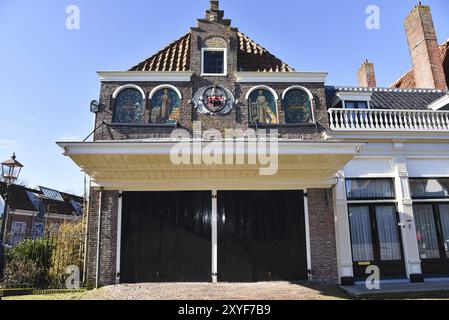 Edam, Niederlande. Februar 2023. Der Käsemarkt in Edam, Holland Stockfoto