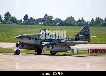 Messerschmitt Me 262 Warbird, bevor es auf der Internationalen Luft- und Raumfahrtausstellung ILA fliegt. Berlin, Deutschland - 22. Mai 2014 Stockfoto