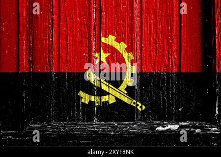 Flagge von Angola auf Holzrahmen gemalt Stockfoto