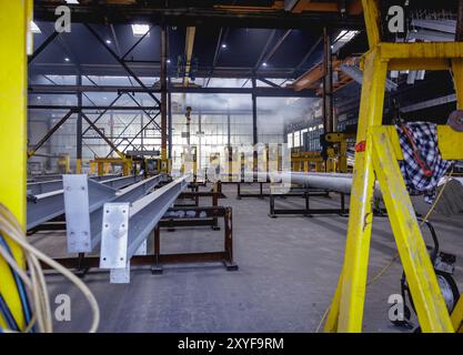 Win, Deutschland. August 2024. Die Werkshalle einer Oberflächenveredelungsfabrik der Coatinc Company in Siegen, 22. August 2024. Quelle: dpa/Alamy Live News Stockfoto