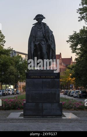 Denkmal für General Friedrich Wilhelm von Steuben (1730–1794), gekämpft im Amerikanischen Unabhängigkeitskrieg, Magdeburg, Sachsen-Anhalt, Deutschland, Europa Stockfoto