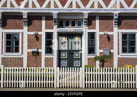 Europa, Deutschland, Niedersachsen, altes Land bei Hamburg, Steinkirchen an der Luehe, altes Fachwerkbauernhaus, künstlerisches Ziegelwerk des Fachwerkwerks Stockfoto