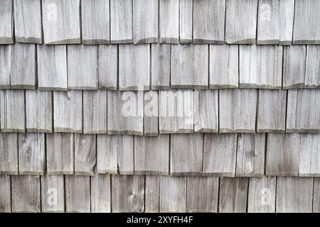 Verwitterte Holzschindeln als Hintergrund Stockfoto