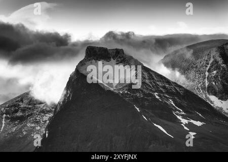 Mount Duolbagorni (Tuolpagorni) im Laddjuvagggi-Tal, Kebnekaisefjaell, Norrbotten, Lappland, Schweden, September 2012, Europa Stockfoto