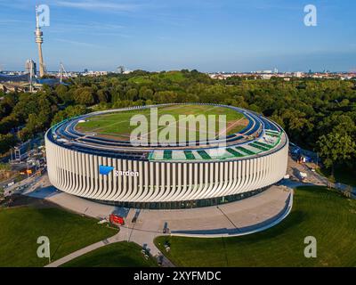 MÜNCHEN, 28. AUGUST 2024: Luftansicht auf SAP Garden, das neue Stadion des Münchner Icehockey Clubs EHC Red Bull Luftansicht auf SAP Garden, The Stockfoto