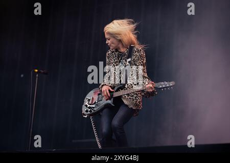 Paris, Frankreich. August 2024. Alison Mosshart von der Kills Band tritt live beim Rock en seine Festival auf. (Foto: Telmo Pinto/SOPA Images/SIPA USA) Credit: SIPA USA/Alamy Live News Stockfoto