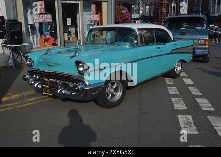 1957 Chevrolet Bel Air auf der Mumbles Classic Car Show in der Newton Road. Murbles, Swansea, Wales, Vereinigtes Königreich. August 2024. Stockfoto