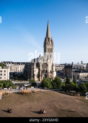 Caen, Frankreich; 21. August 2024: Kirche Saint-Pierre de Caen, Normandie, Frankreich Stockfoto