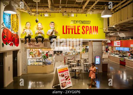 Manhattan, New York: Little Spain auf der West Side von Midtown in New York mit vielen Restaurants und Geschäften. Stockfoto