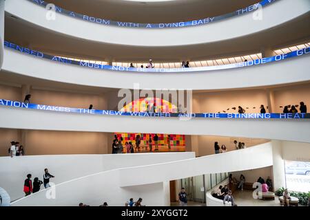 Manhattan, New York: Guggenheim Museum of Art in Manhattan mit neuen Ausstellungen und Kunstinstallationen Stockfoto