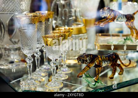 Böhmischer Kristall im Schaufenster Stockfoto