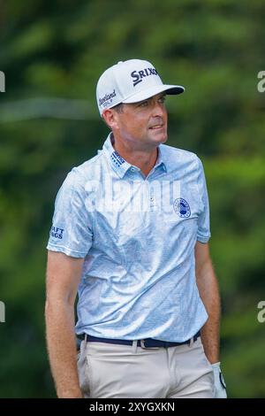 Atlanta, Georgia, USA. August 2024. Keegan Bradley (USA) schlägt das 2. Loch während der ersten Runde der TOUR Championship 2024 im East Lake Golf Club ab. (Kreditbild: © Debby Wong/ZUMA Press Wire) NUR REDAKTIONELLE VERWENDUNG! Nicht für kommerzielle ZWECKE! Stockfoto