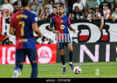 Inigo Martinez beim LaLiga EA SPORTSPIEL zwischen den Teams von Rayo Vallecano und FC Barcelona im Estadio de Vallecas (Maciej Rogowski) Stockfoto