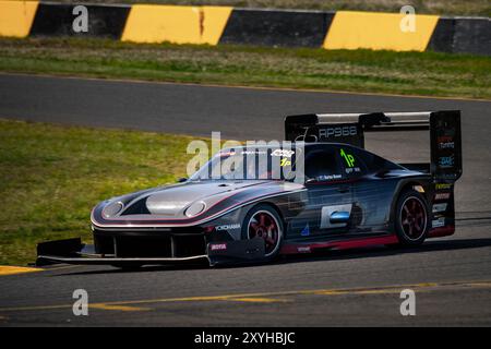 Sydney, New South Wales, Australien. 30. August 2024. BARTON MAWER (1) im PORSCHE 968 in Runde 1 der EMTRON pro KLASSE während der Yokohama World Time Attack Challenge im Sydney Motorsport Park, Eastern Creek (Credit Image: © James Forrester/ZUMA Press Wire) NUR REDAKTIONELLE VERWENDUNG! Nicht für kommerzielle ZWECKE! Stockfoto