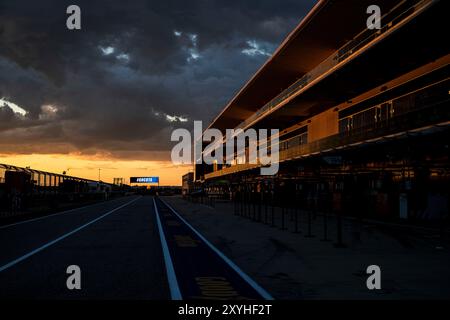 Austin, Etats Unis. 30. August 2024. Pitlane während des Lone Star Star Le Mans 2024, 6. Runde der FIA Langstrecken-Weltmeisterschaft 2024, vom 30. August bis 1. September 2024 auf dem Circuit of the Americas in Austin, Texas, USA - Foto Charly Lopez/DPPI Credit: DPPI Media/Alamy Live News Stockfoto