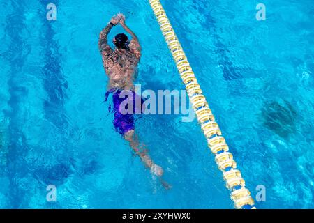 29. August 2024, Thalheim bei Wels, Österreich, Österreich: Soldat, die einen Beinkampf in der Oblast Luhansk verloren haben, der auf 1000 Metern im Schwimmwettbewerb von einer Mannschaft mit ukrainischen Soldaten gesehen wurde, die an der Front verletzt wurden. Viele der Soldaten verloren im Kampf Gliedmaßen, während andere einen Teil ihres Körpers gelähmt hatten. Schwimmen hilft ihnen bei den Erholungsprozessen. (Kreditbild: © Andreas Stroh/ZUMA Press Wire) NUR REDAKTIONELLE VERWENDUNG! Nicht für kommerzielle ZWECKE! Stockfoto