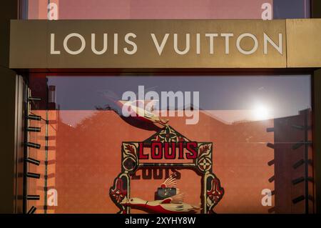 Louis Vuitton Markengeschäft, Logo, Schaufenster, Einzelhandel, Dorotheen Quartier, DOQU, Einkaufszentrum, Stuttgart, Baden-Württemberg, Deutschland, Europa Stockfoto