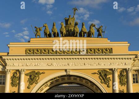 Generalstab, der barocken Gebäude auf dem Schlossplatz in Sankt Petersburg, gebaut von Carlo Rossi Stockfoto