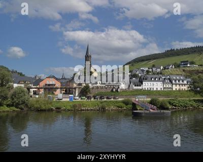 Bootsanlegestelle im Weindorf Lieser, Mosel, Rheinland-Pfalz, Deutschland, Europa Stockfoto