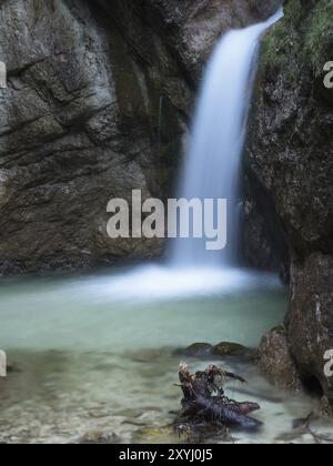 Wasserfall des Almbachs in der Almbachschlucht Stockfoto