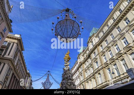 Weihnachtsbeleuchtung in der Fußgängerzone, unterhalb der Pestsäulensäule, Graben, Wien, Österreich, Europa Stockfoto