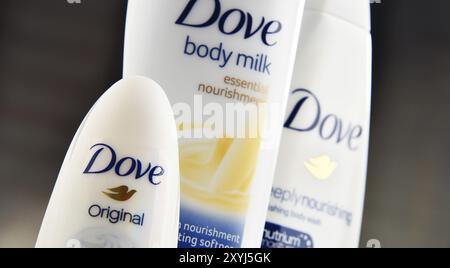 Dove wurde 1955 auf dem britischen Markt eingeführt und ist eine Körperpflegemarke, die heute im Besitz von Unilever ist und in mehr als 80 Ländern verkauft wird Stockfoto