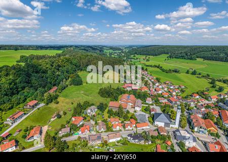 Blick auf das östliche Günztal rund um Ronsberg im Allgäu Stockfoto