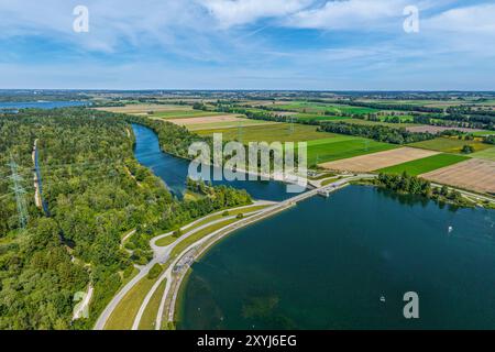 Blick auf das Lech-Stauwerk 22 bei Unterbergen in Bayerisch-Schwaben Stockfoto