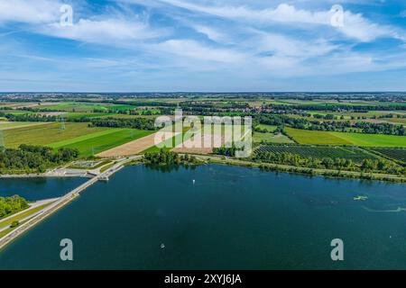 Blick auf das Lech-Stauwerk 22 bei Unterbergen in Bayerisch-Schwaben Stockfoto