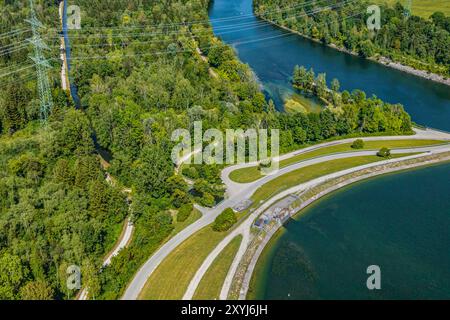 Blick auf das Lech-Stauwerk 22 bei Unterbergen in Bayerisch-Schwaben Stockfoto