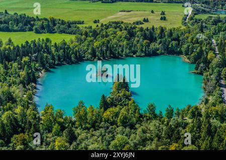 Blick auf das Lech-Stauwerk 22 bei Unterbergen in Bayerisch-Schwaben Stockfoto