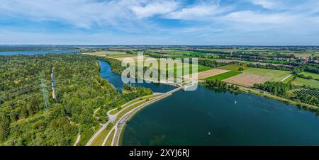 Blick auf das Lech-Stauwerk 22 bei Unterbergen in Bayerisch-Schwaben Stockfoto