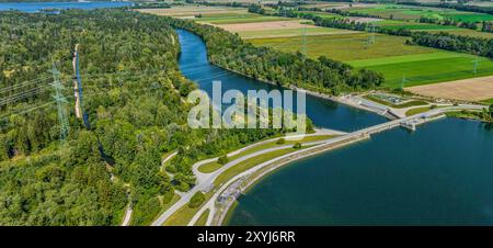 Blick auf das Lech-Stauwerk 22 bei Unterbergen in Bayerisch-Schwaben Stockfoto