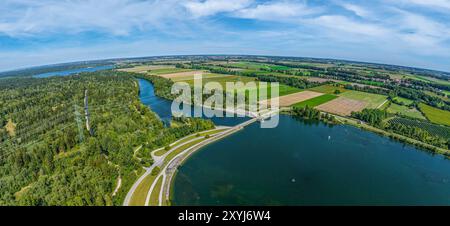 Blick auf das Lech-Stauwerk 22 bei Unterbergen in Bayerisch-Schwaben Stockfoto