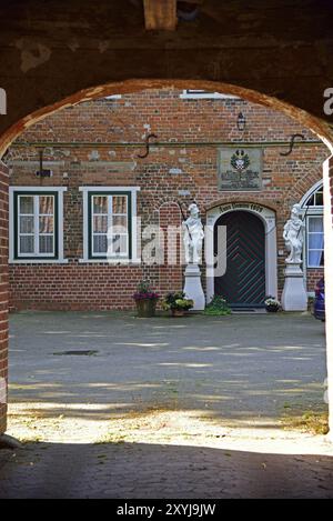 Europa, Deutschland, Niedersachsen, altes Land bei Hamburg, Metropolregion Hamburg, Jork-Estebruegge, Esteburg, historisches Gebäude, ab 1609 sehen Sie sich die Stockfoto