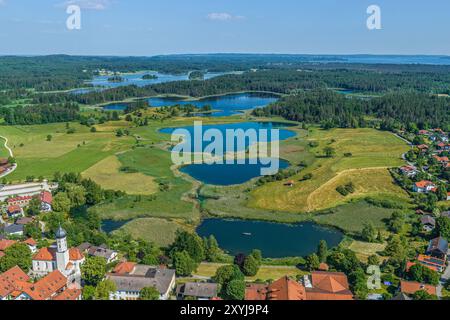 Panoramablick über die Osterseen bei Iffeldorf im bayerischen Oberland Stockfoto