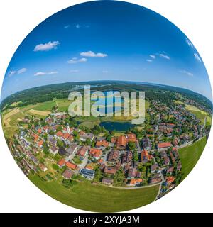 Panoramablick über die Osterseen bei Iffeldorf im bayerischen Oberland Stockfoto