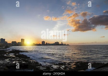 Havannas Stadtzentrum bei Sonnenuntergang Stockfoto