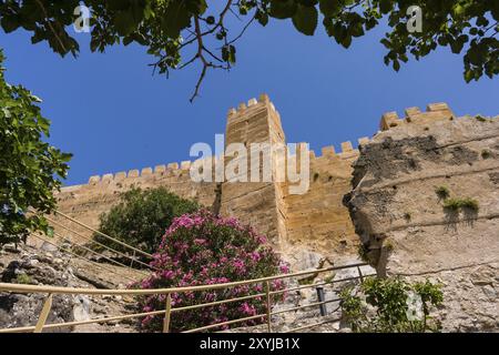 Castillo de La Iruela, origenes Almohade, construido sobre cimientos pre-bereberes, La Iruela, Valle del Guadalquivir, Parque Natural Sierras de Cazorla Stockfoto