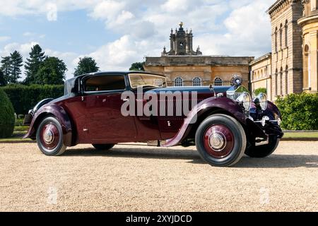 Der zweite Platz beim Salon Prive Concours 2024 im Blenheim Palace Woodstock Oxfordshire UK. 1933 Rolls Royce Phantom II Stockfoto