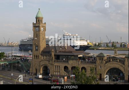 Europa, Deutschland, Hamburg, Elbe, Hafen, Passagierschiff mein Schiff 1, St. Pauli Landungsbrücken, Glasturm, Hamburg, Hamburg, Bundesrepublik Stockfoto