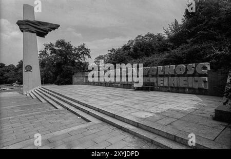 Deutschland, Berlin, 25. Juni 1991, Denkmal für den polnischen Soldaten und deutschen Antifaschist, Volkspark Friedrichshain, Europa Stockfoto