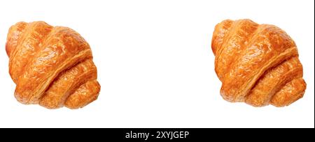 Der Satz brauner Croissants von oben ist auf weißem Hintergrund mit Beschneidungspfad isoliert. Stockfoto