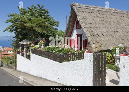 Historisches Santana-Haus auf Madeira Stockfoto