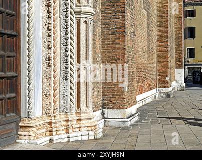 Santa Maria Gloriosa dei Frari, Portal, Fragment Stockfoto