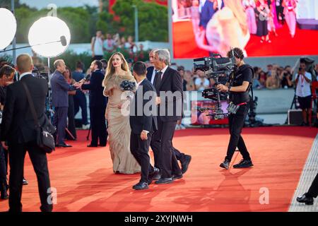 81. Filmfestival in Venedig, Italien, am 29. August 2024. Premiere von 'Maria' Angelina JOLIE, mit einem schwer behinderten Filmfan - 20240829 PD13584 Stockfoto