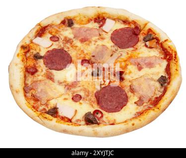 Köstliche klassische italienische Pizza Pepperoni mit Würstchen und Käse Mozzarella. Frische, klassische italienische Paprika-Pizza Stockfoto