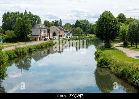 Am Stadtrand von Amiens am Ufer des Flusses Somme, Frankreich Stockfoto