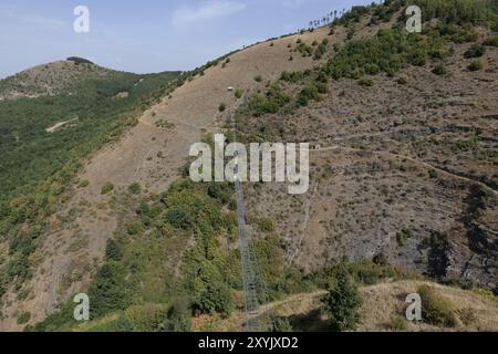 Die tibetische Brücke von Sasso di Castalda in Basilicata, Italien. Stockfoto