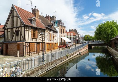 Fachwerkhäuser entlang des Kanals im Saint Leu Quarter, Amiens, Somme, Picardie, Frankreich Stockfoto